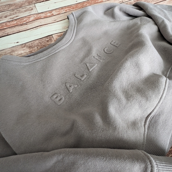 Balance Athletica pants and sweatshirt set - Picture 3 of 5